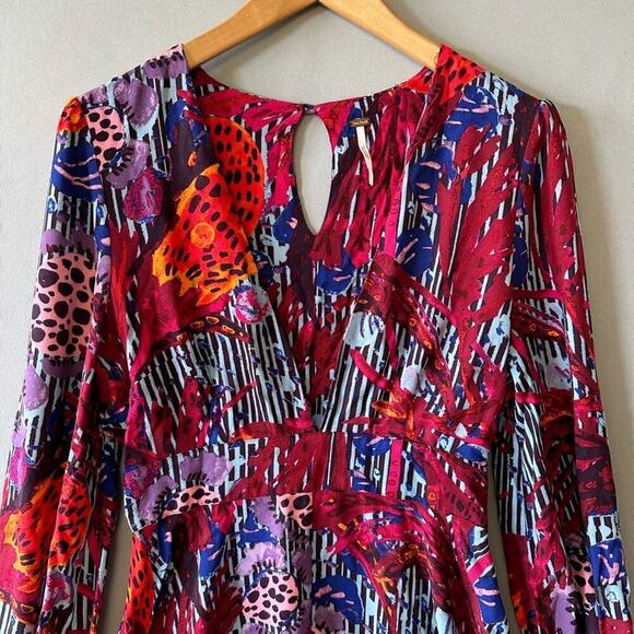 Free People Aubrey Romper Long Sleeve Jumpsuit Plunging Neckline Size 2 - Picture 5 of 8